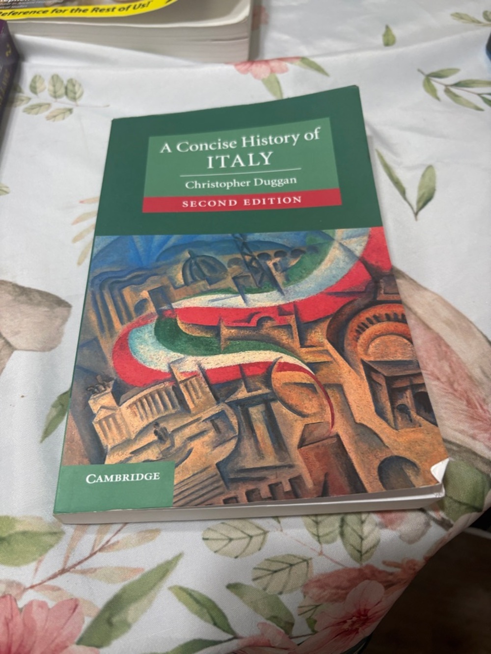A Concise History of Italy by Christopher Duggan - Green Cover